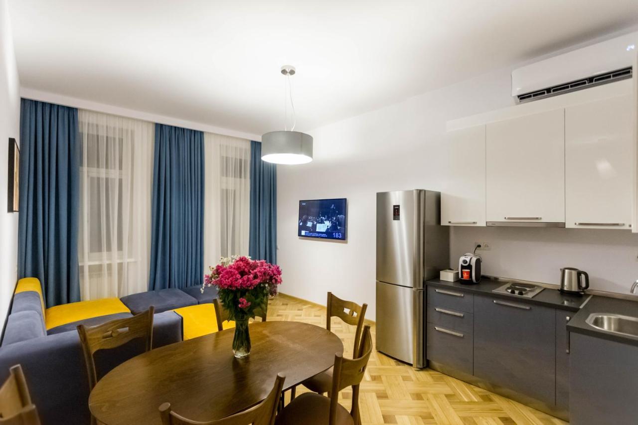 Luxury 3 Bedroom Apartment By Freedom Square City Center Tbilisi Buitenkant foto