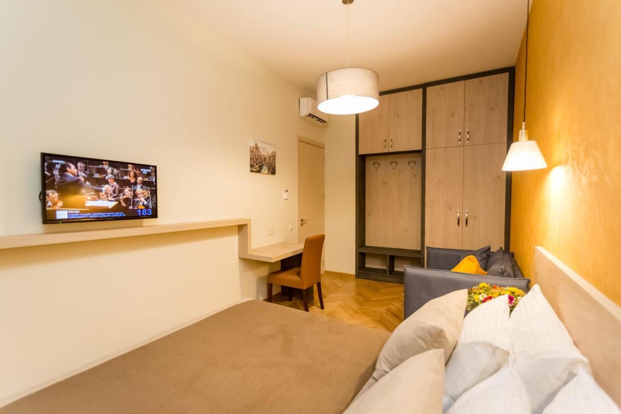 Luxury 3 Bedroom Apartment By Freedom Square City Center Tbilisi Buitenkant foto