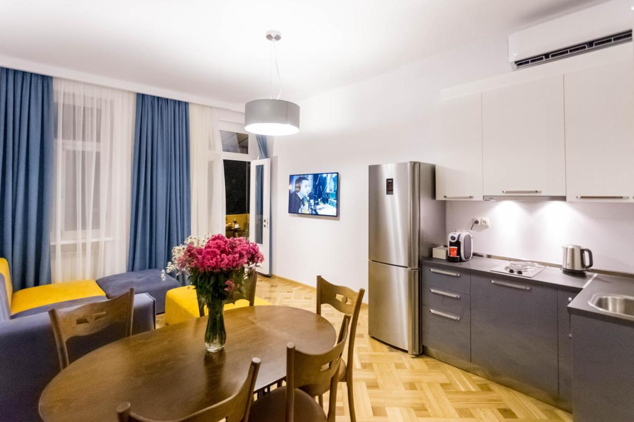 Luxury 3 Bedroom Apartment By Freedom Square City Center Tbilisi Buitenkant foto