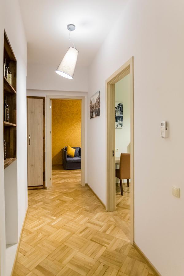 Luxury 3 Bedroom Apartment By Freedom Square City Center Tbilisi Buitenkant foto