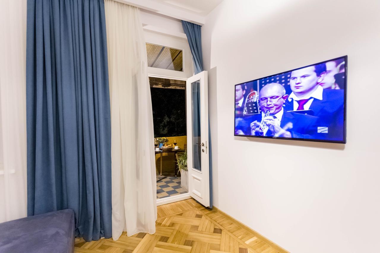 Luxury 3 Bedroom Apartment By Freedom Square City Center Tbilisi Buitenkant foto